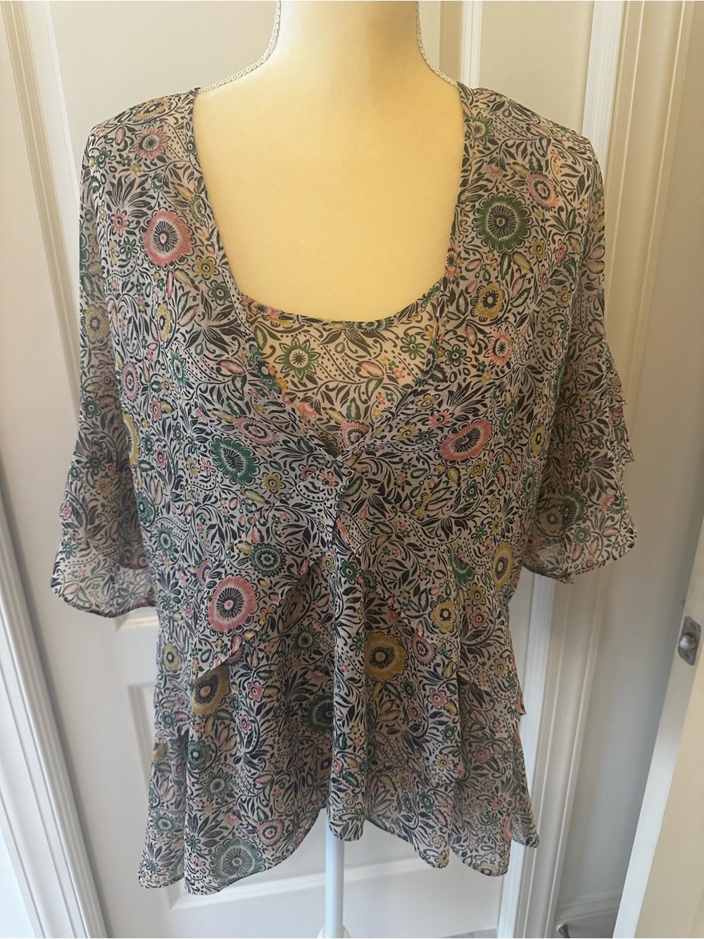 CAbi Floral Scoop Neck Ruffle Sleeve Top in Multi-Color L